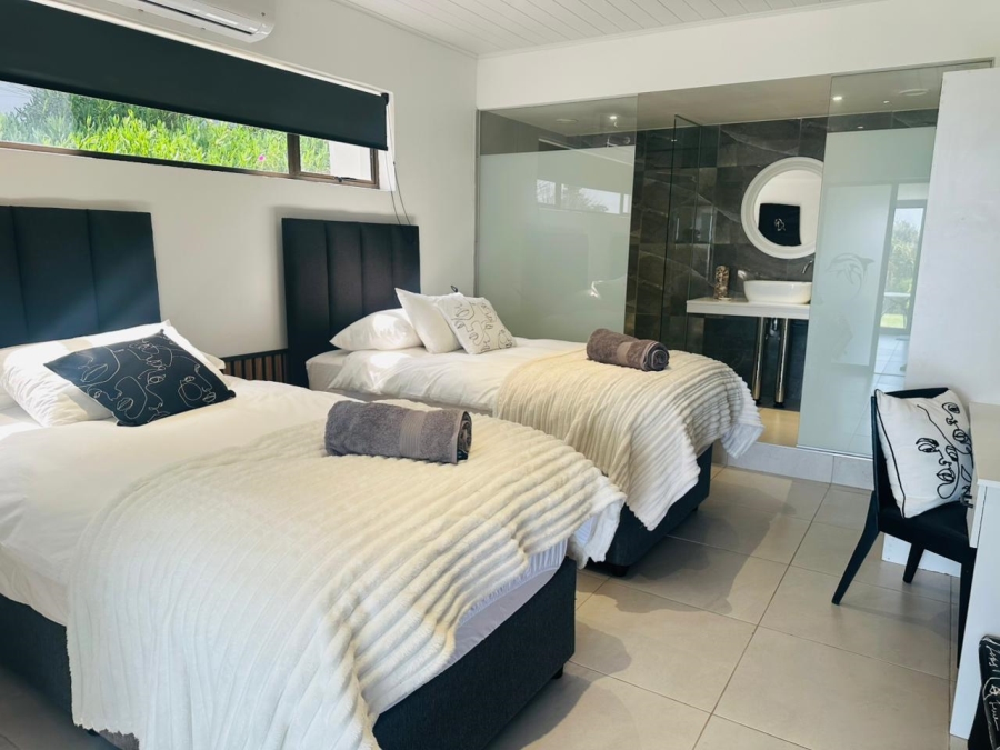 4 Bedroom Property for Sale in Herolds Bay Western Cape